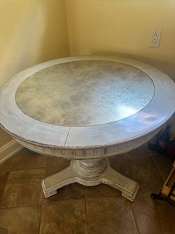 Designer Pedestal Round Table