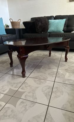 Center Table / Decor