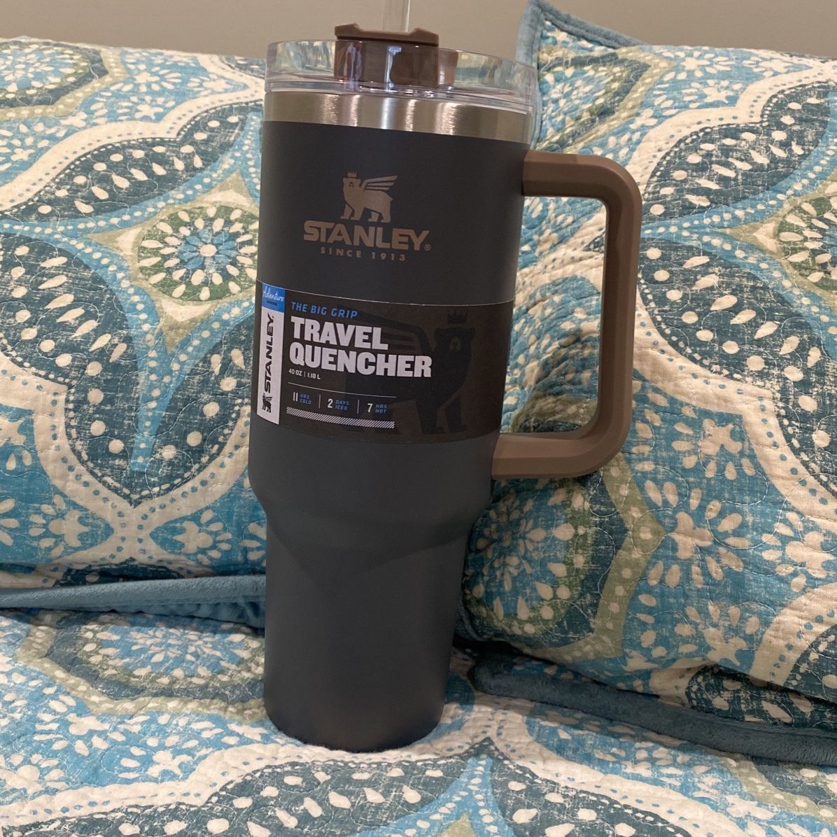 Stanley Tumbler Cup 40oz Water Bottle Purple for Sale in Victorville, CA -  OfferUp