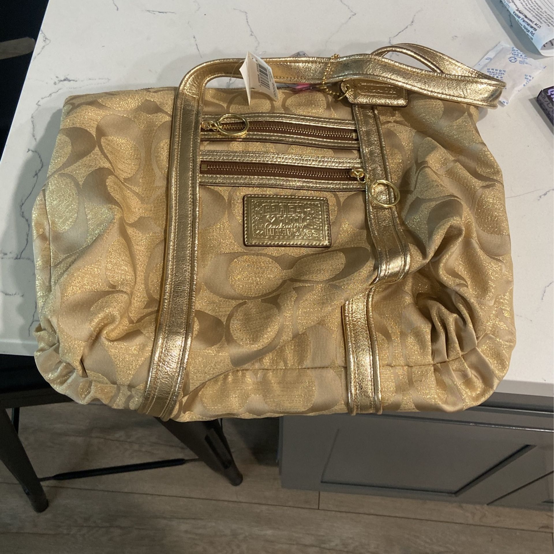 Gold Glitter Coach Poppy Bag - www.disolcolor.com