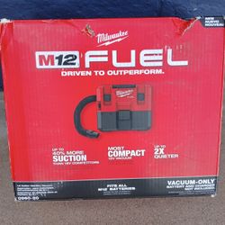 VACUUM MILWAUKEE M12 TOOL ONLY 