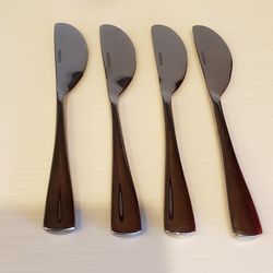 Set of 4 Mikasa Butter Knives