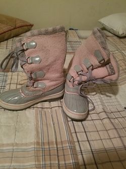 Snow boots