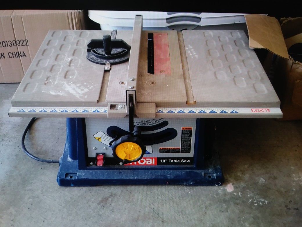 Like New RYOBI 10" Table Saw