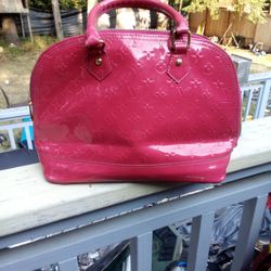 Louis Vuitton
Louis Vuitton Monogram Vernis Alma PM Satchel (SHF-0ETwJY