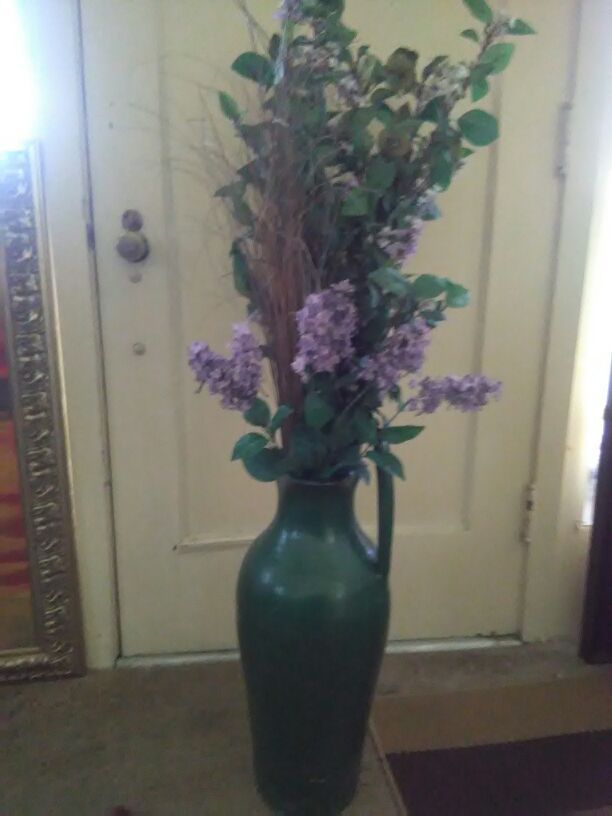 GORGEOUS GREEN CROCK FLOOR VASE WITH INDIVIDUALLY INSPIRED FLORAL ARRANGEMENT, DESIGNS BY DIANA