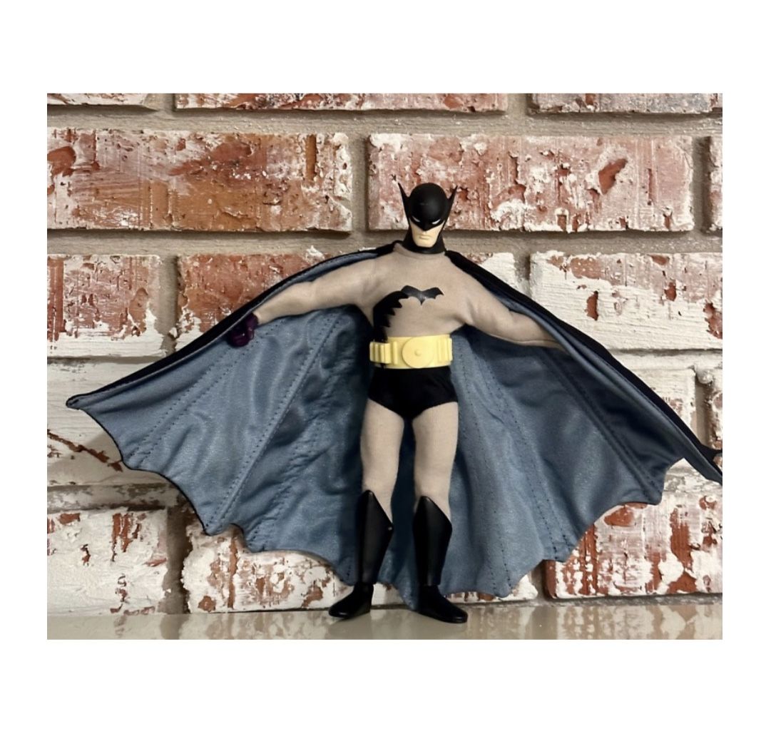 Batman MASTERPIECE EDITION Action Figure 9”