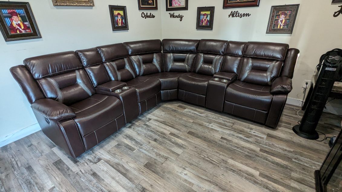 New Power Recliner Sectional Couch / Free Delivery 