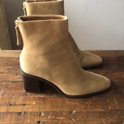 Trendy Ankle Swede BOOTS, Size 7.5