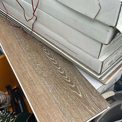 LUXURY VINYL DuChateau 390 sqft