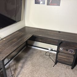 L shaped Desk 