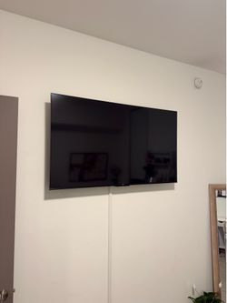 TCL 55 like new with box and all accessories