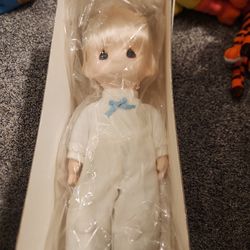 Vintage Precious Moments 16 Inch The Jesus Loves Me Boy Dolls 1984