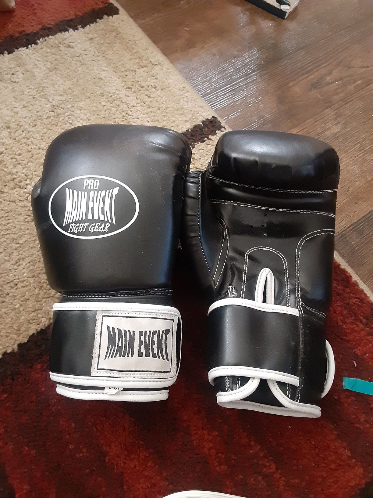 Pro, everlast, ringside boxing gloves