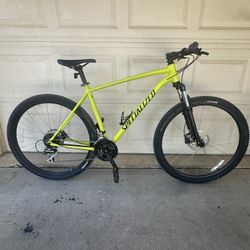 Specialized XL Rockhopper 29 with hydraulics no issues mountain bike