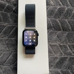 Apple Watch SE 44mm 