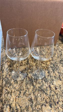 Set of 2 wine glasses