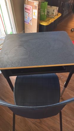 Kids desk