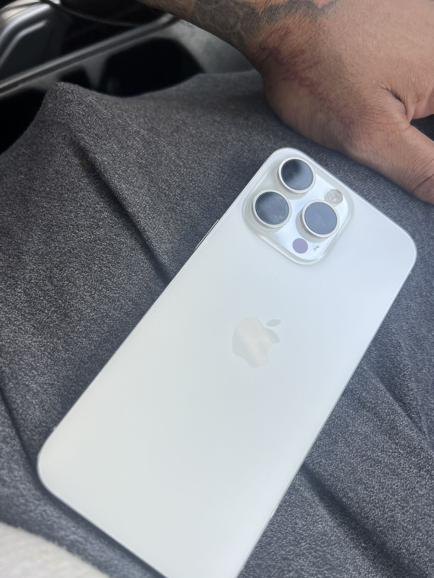 iPhone 15 Pro Max 256GB – $500 Trade / $800 Firm