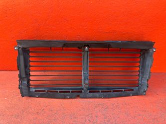 2022 - 2026 GMC Sierra 1500 Front Upper Radiator Shutter Grille W/ Motor OEM