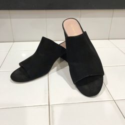 Woman’s Shoe