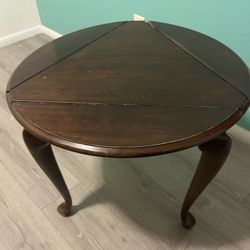 Round End Table 