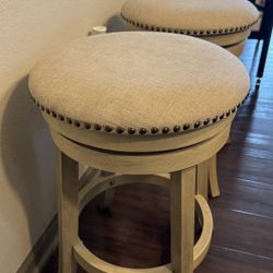 Set of 2 Swivel Bar stools 