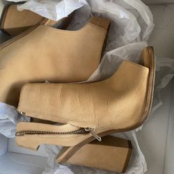 Women’s Shoes