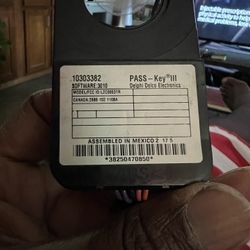 2005 CADILLAC DEVILLE OEM THEFT LOCKING COMPUTER COINTROL MODULE 10303382 01 02