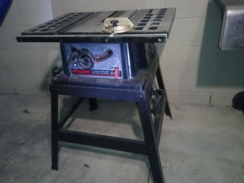 Skilsaw 10" Table Saw