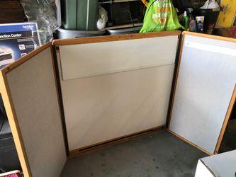 Wall-mount presentation white board