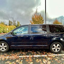 2010 VW Routan Clean Title Low Miles 