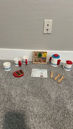 Mellisa and Doug tea set