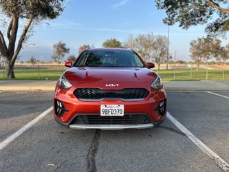 2022 Kia Niro LXS Hybrid