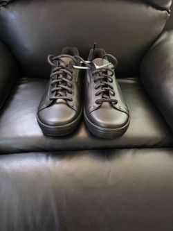 ECCO Black Leather Lace up Sneakers
 Size: US: 9-9.5
EU: 23
Brand new open box 
Light, dress shoes and casual