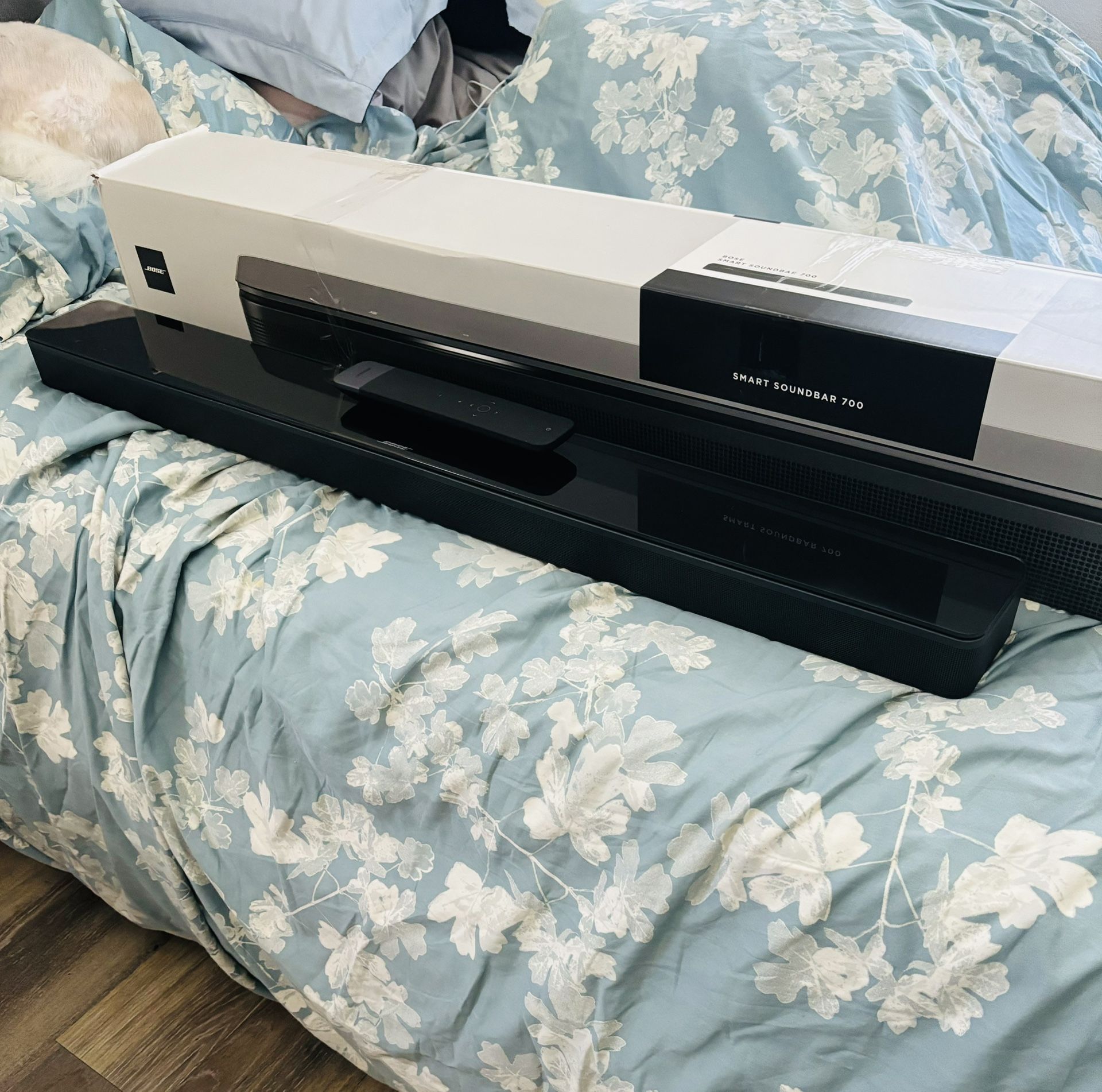 Bose Smart Soundbar 700 β Premium Bluetooth & WiFi Home Theater Audio System | Alexa Built-In, Dolby Audio, Voice Control