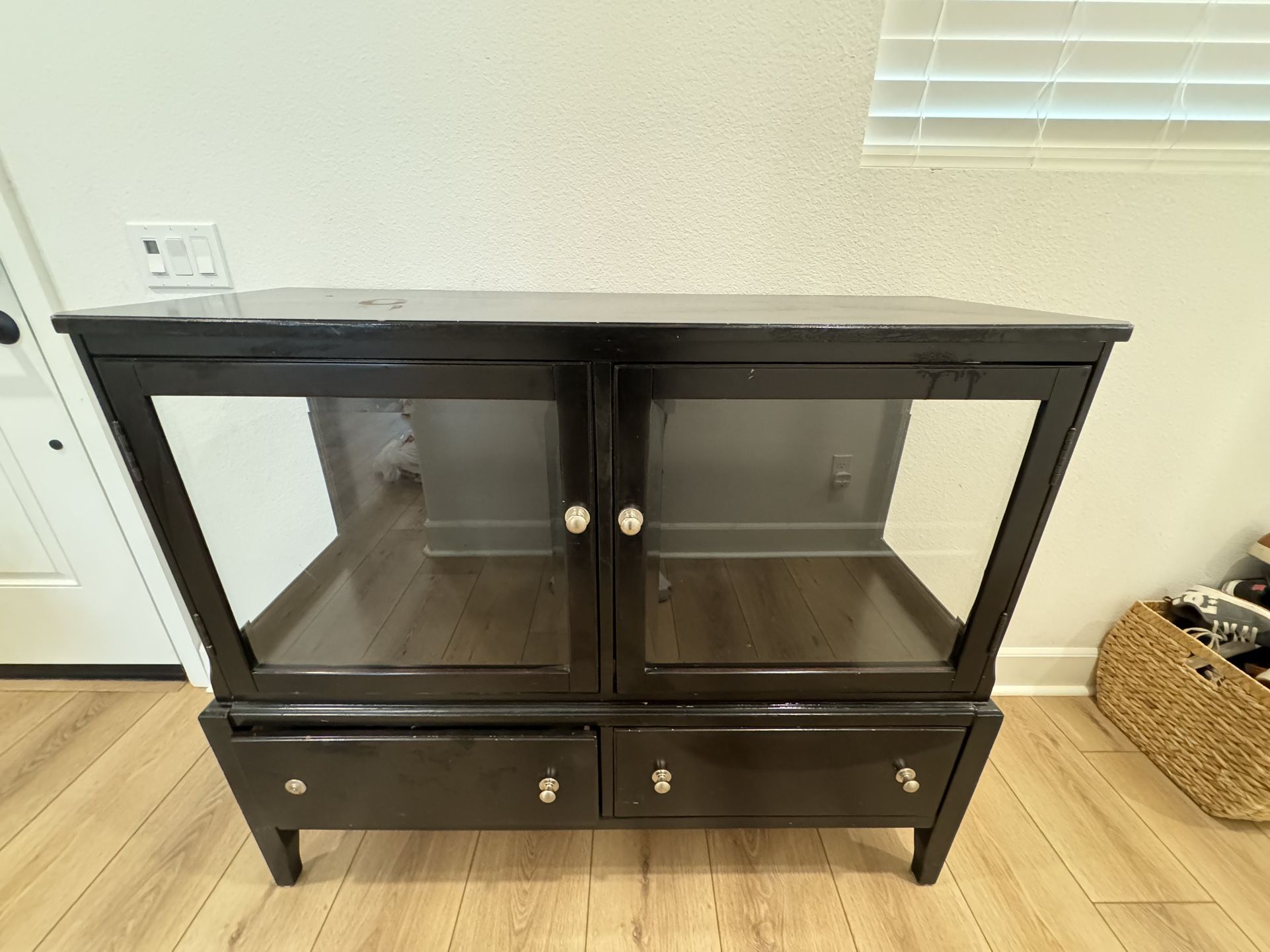 China Cabinet FREE   Come And Get It! 