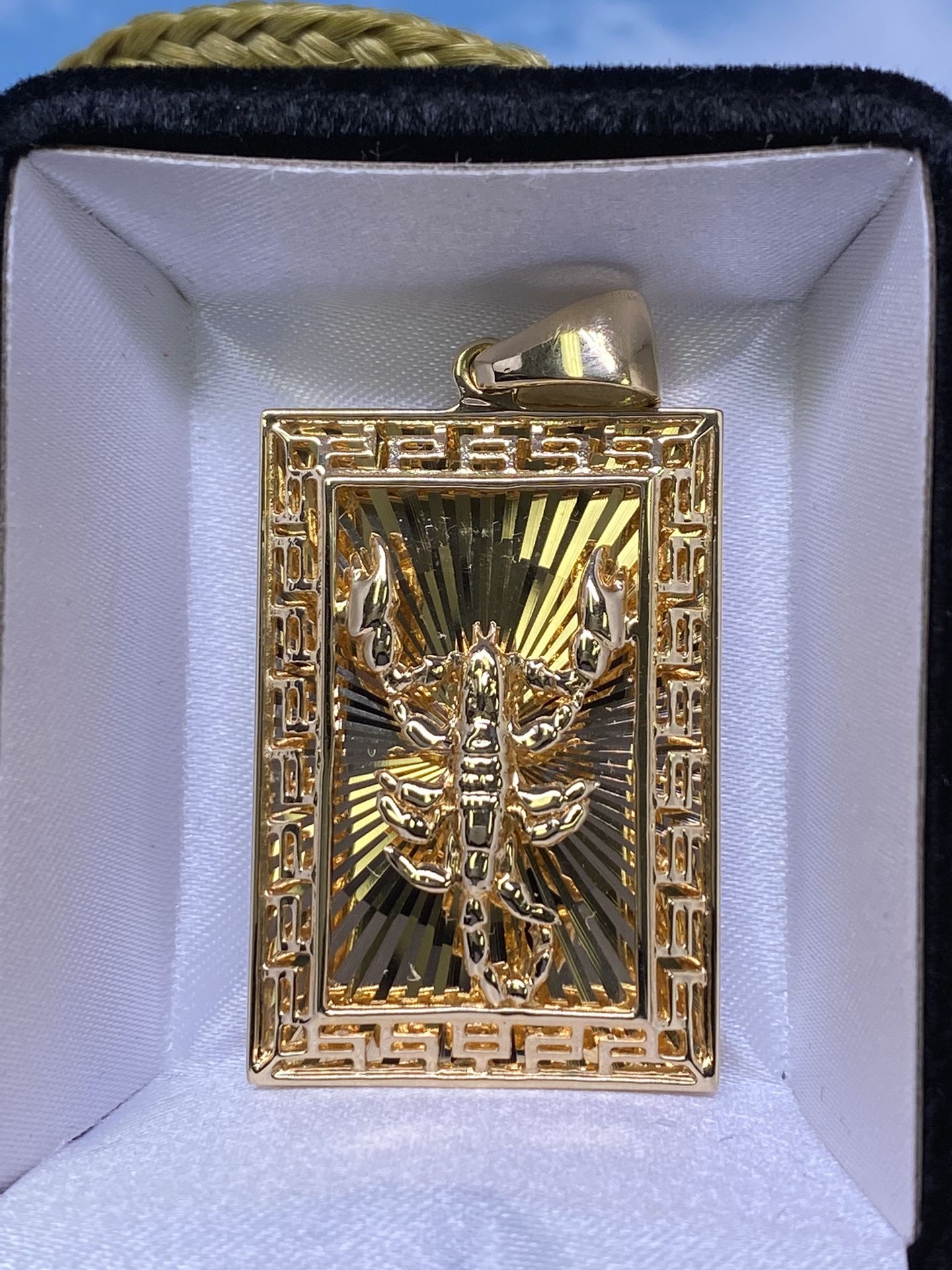 18K Scorpion Pendant