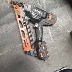 RIDGID 15-Gauge Finish Nailer 