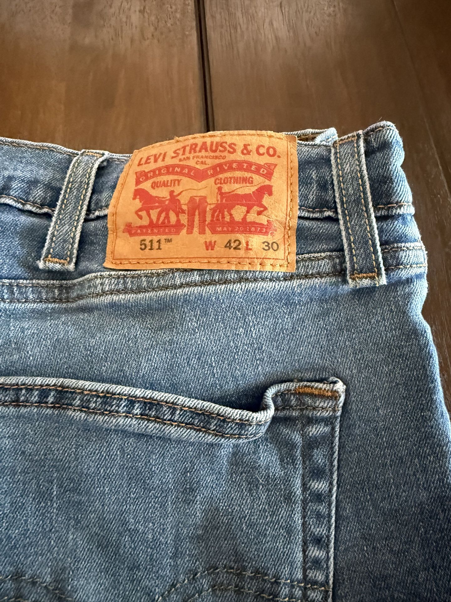 Levi 511 W42 L30