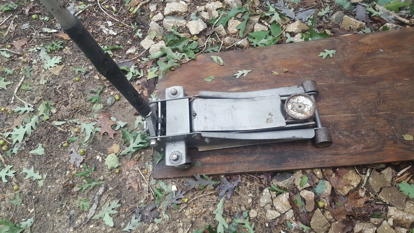 Floor jack $70 in good conditions