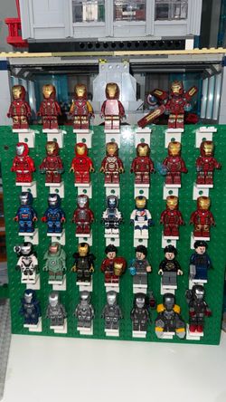 LEGO Marvel Iron Man Minifigure Collection and Hall of Armor