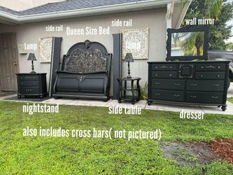 7 Piece Queen Size Solid Wood Matte Black Bedroom Set