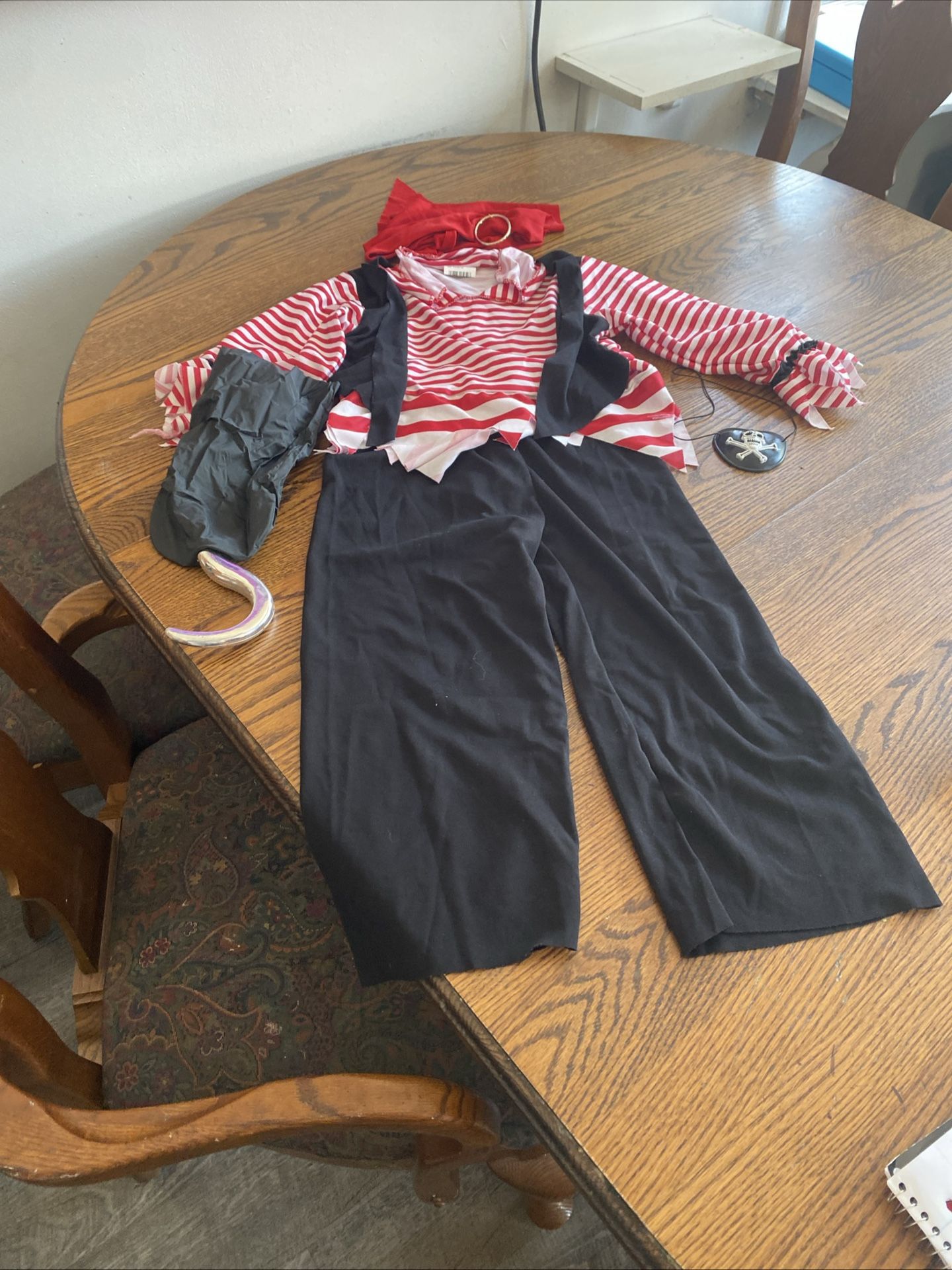 Boys Halloween Pirate Costume with Pirate Scarf Hat, Eyepatch And Hook Hand Small
