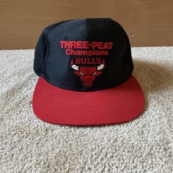 Vintage Three Peat Champions Chicago Bulls Snapback