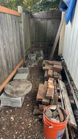[FREE] Bricks, Cinder Blocks & Decorative Breeze Blocks