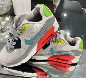 NIKE SHOES NICE CONDITIONS π
