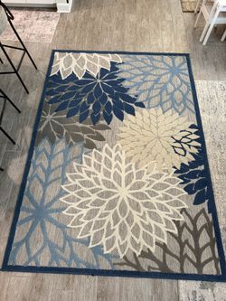 Outdoor Indoor Carpet 5x7 ft Blue Flowers