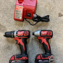 Milwuakee Drill Set Kit 