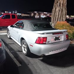 2002 Ford Mustang GT Convertible V8